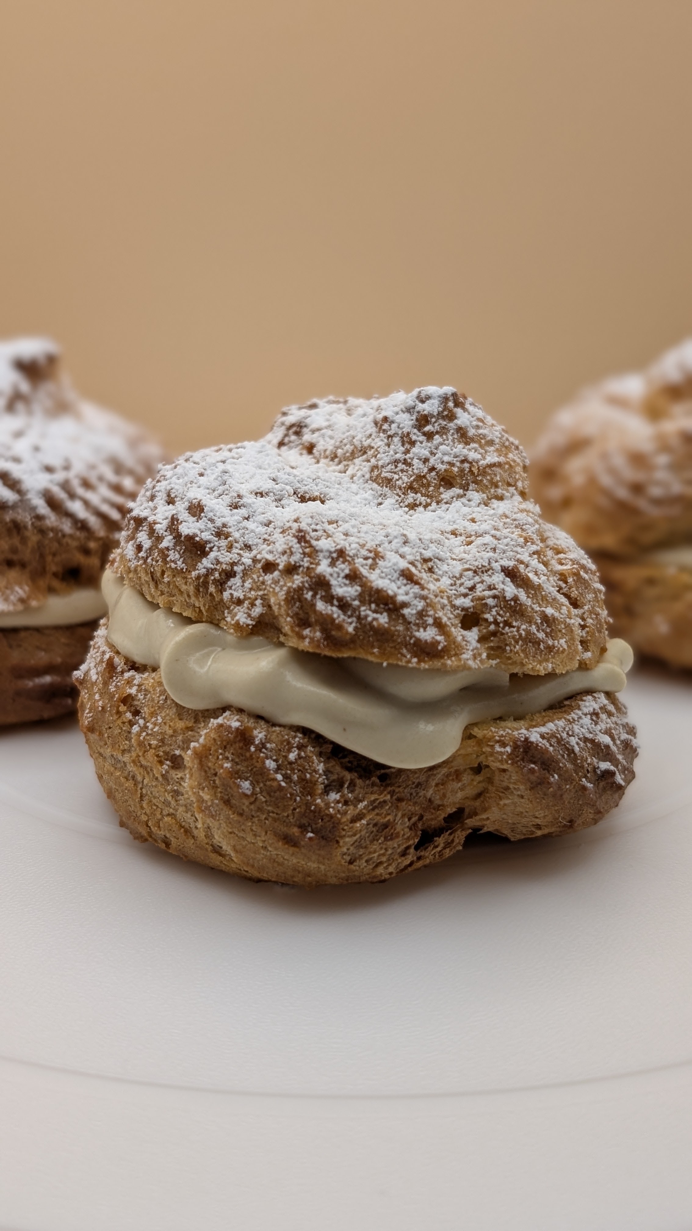 Pistazien Profiterole